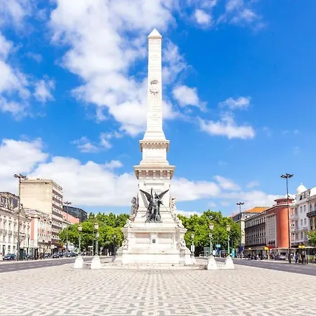 Chiado 1br Flat - Lisbon's Downtown Apartment