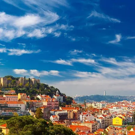 Chiado 1br Flat - Lisbon's Downtown Apartment