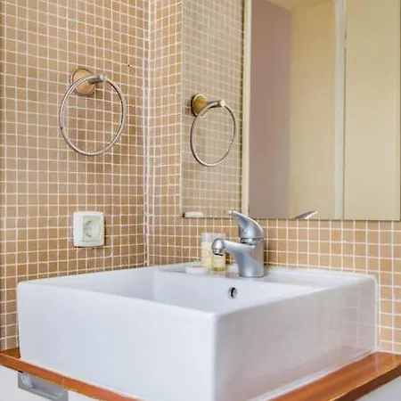 Chiado 1br Flat - Lisbon's Downtown Apartament